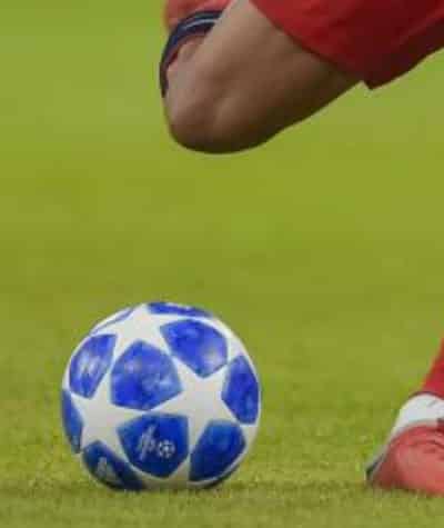 La cobertura mediática del fútbol. El fútbol, siendo el deporte más popular del mundo, disfruta de una cobertura mediática sin precedentes