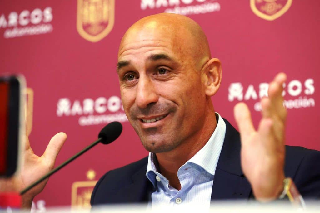 Luis Rubiales, dimite como presidente de la Federación Española de Fútbol