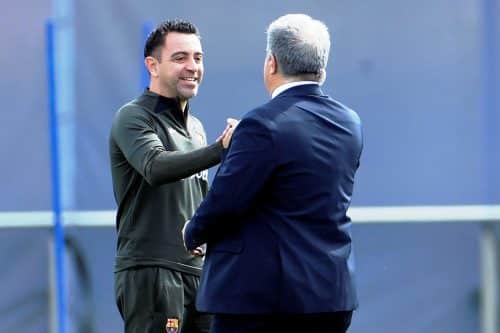 Xavi cumplirá el año de contrato con el Barcelona