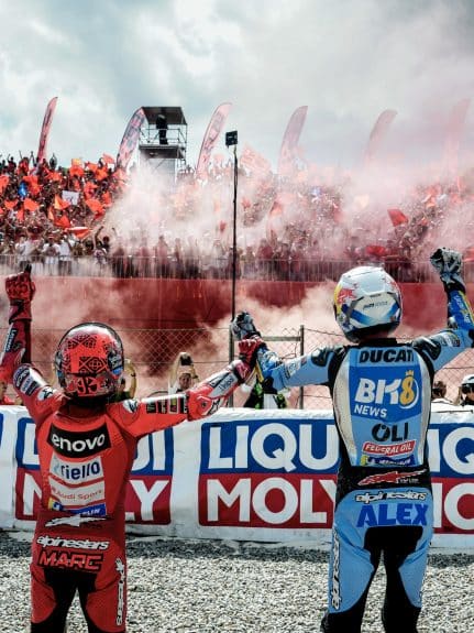 Toni Bou, Tito Rabat, Berta Abellán, Jonathan Rea i els germans Màrquez, avui al 'Fórmula Merlos'