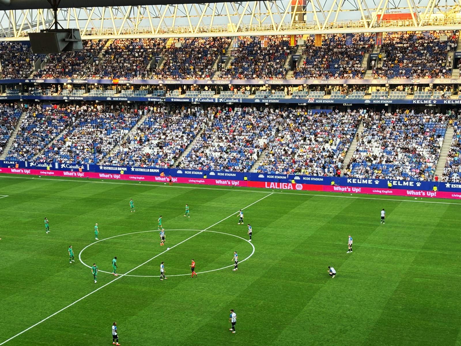 El Espanyol debuta en La Liga con victoria frente a un flojo Levante rcde-levante