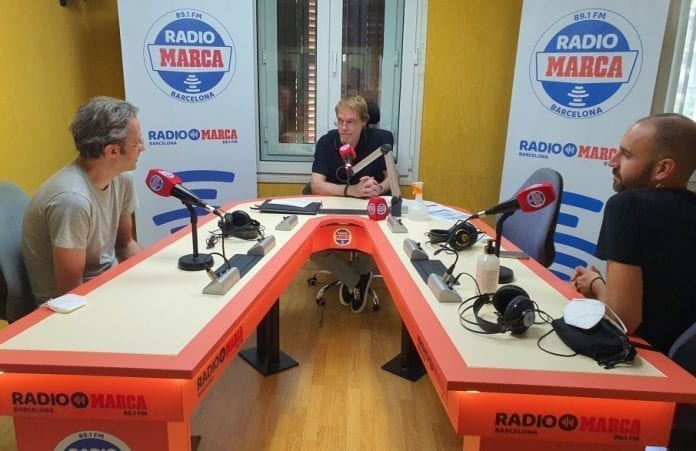 Gira acústica