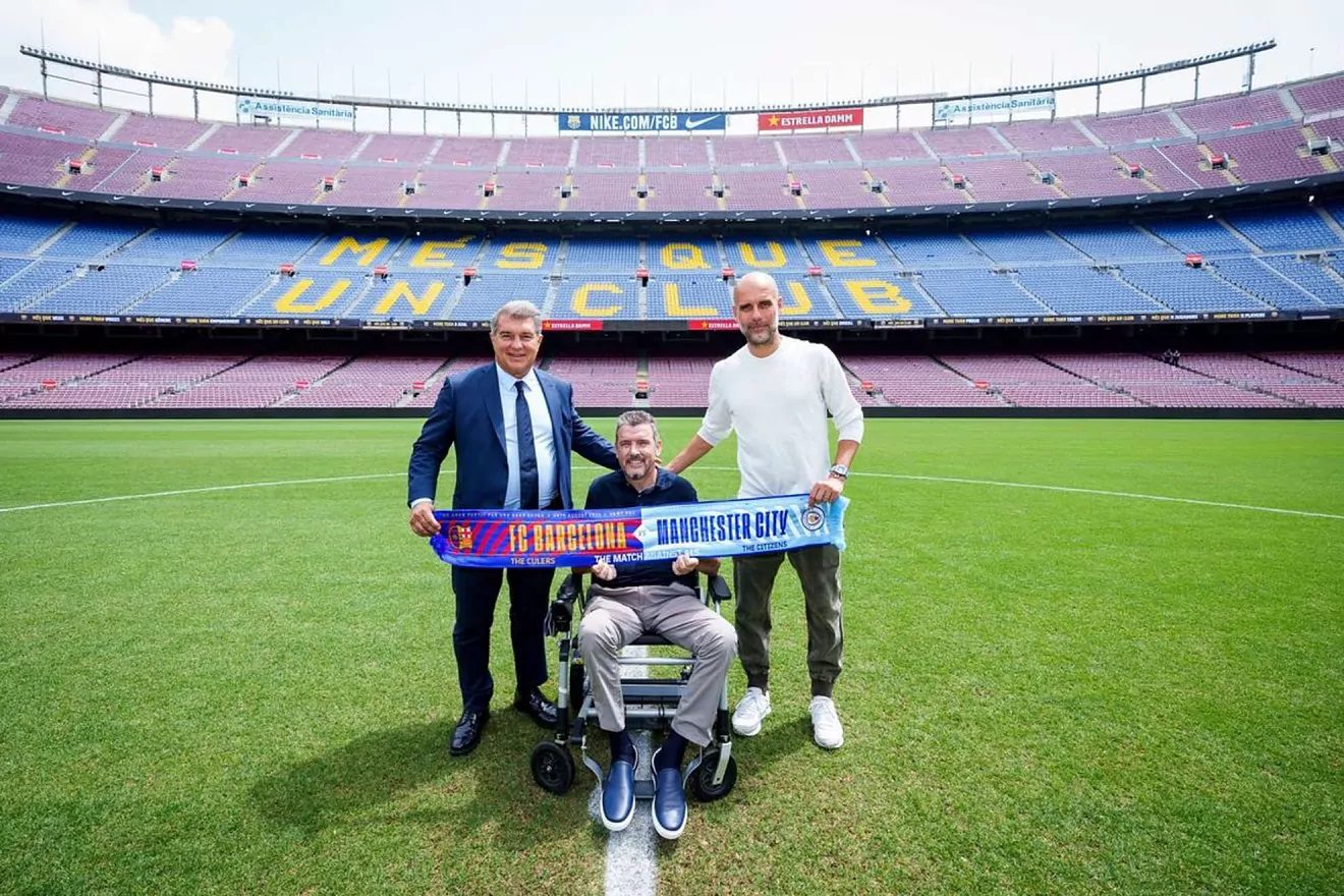 Genial iniciativa de los vecinos de Cieza contra la ELA en el Barça-City