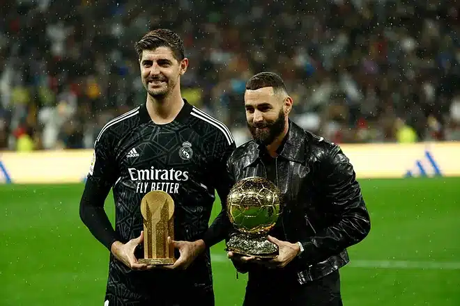 El Bernabéu se tiñó de oro con Benzema y Courtois